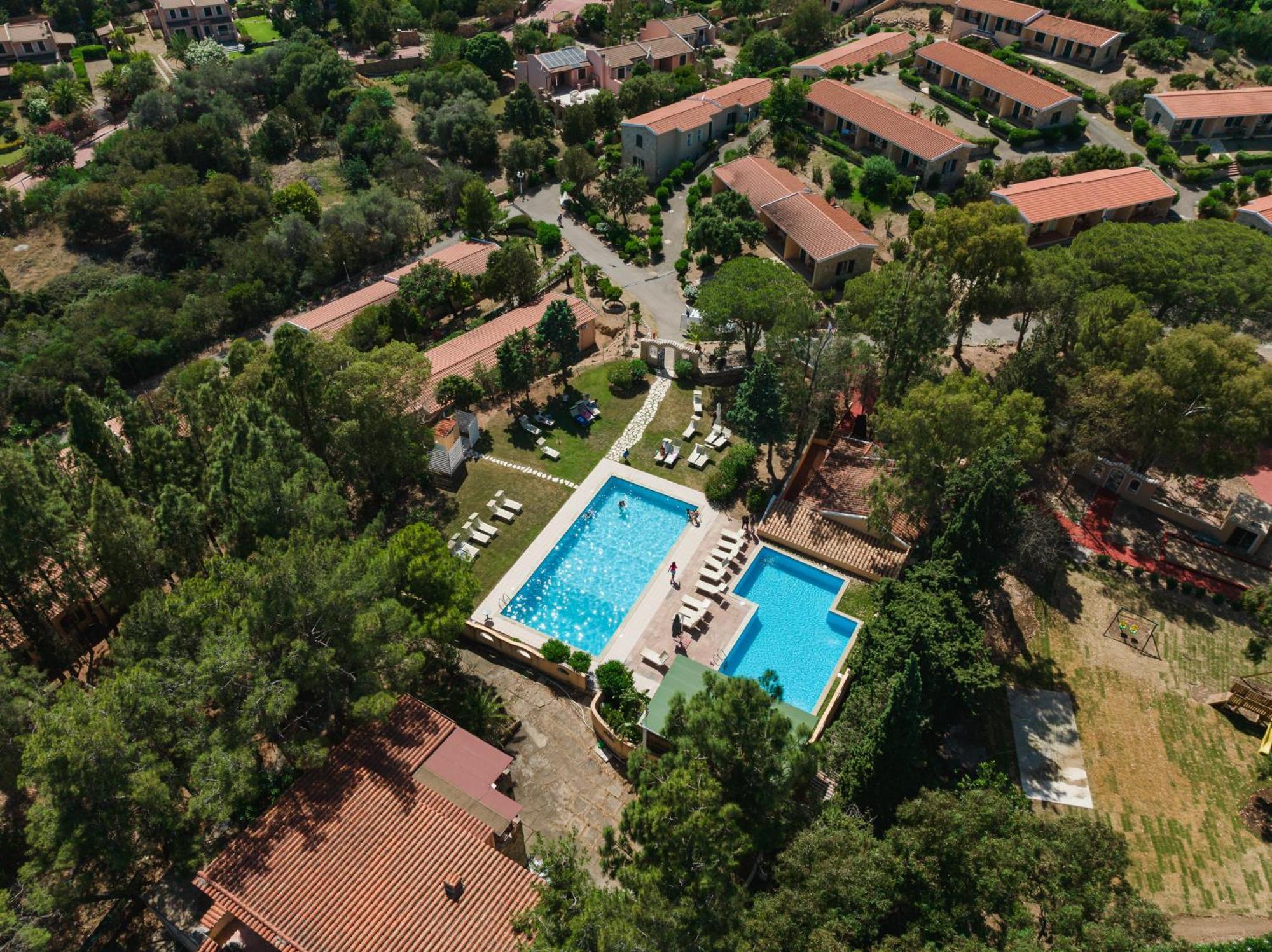 Amareclub Rocca Dorada Hotel Санта Маргерита ди Пула Екстериор снимка