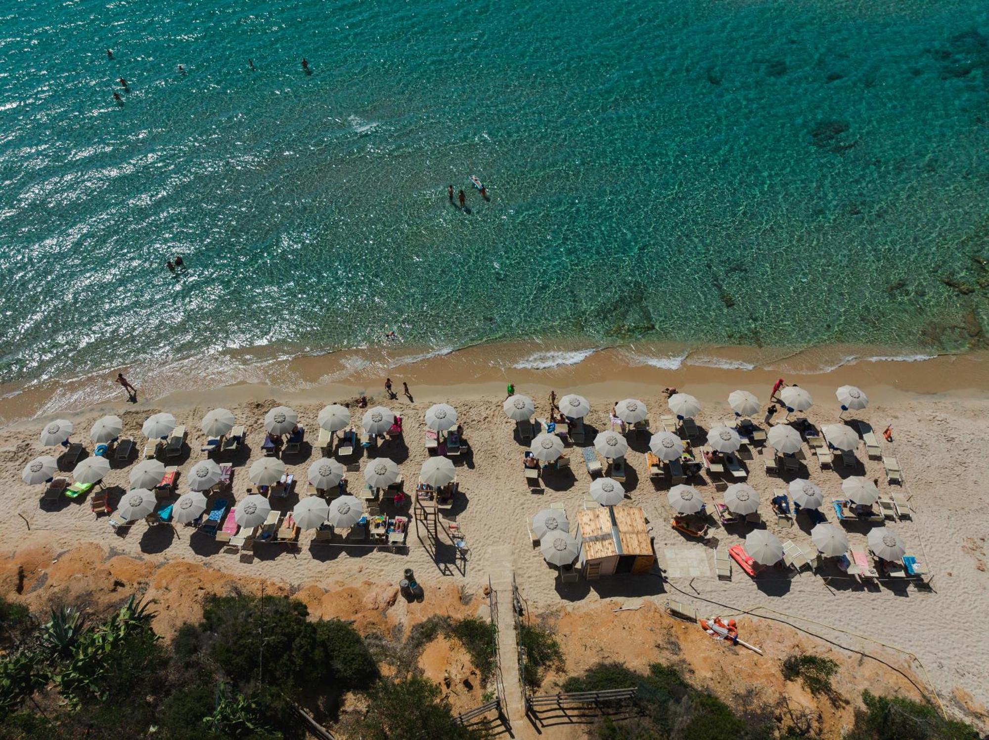 Amareclub Rocca Dorada Hotel Санта Маргерита ди Пула Екстериор снимка