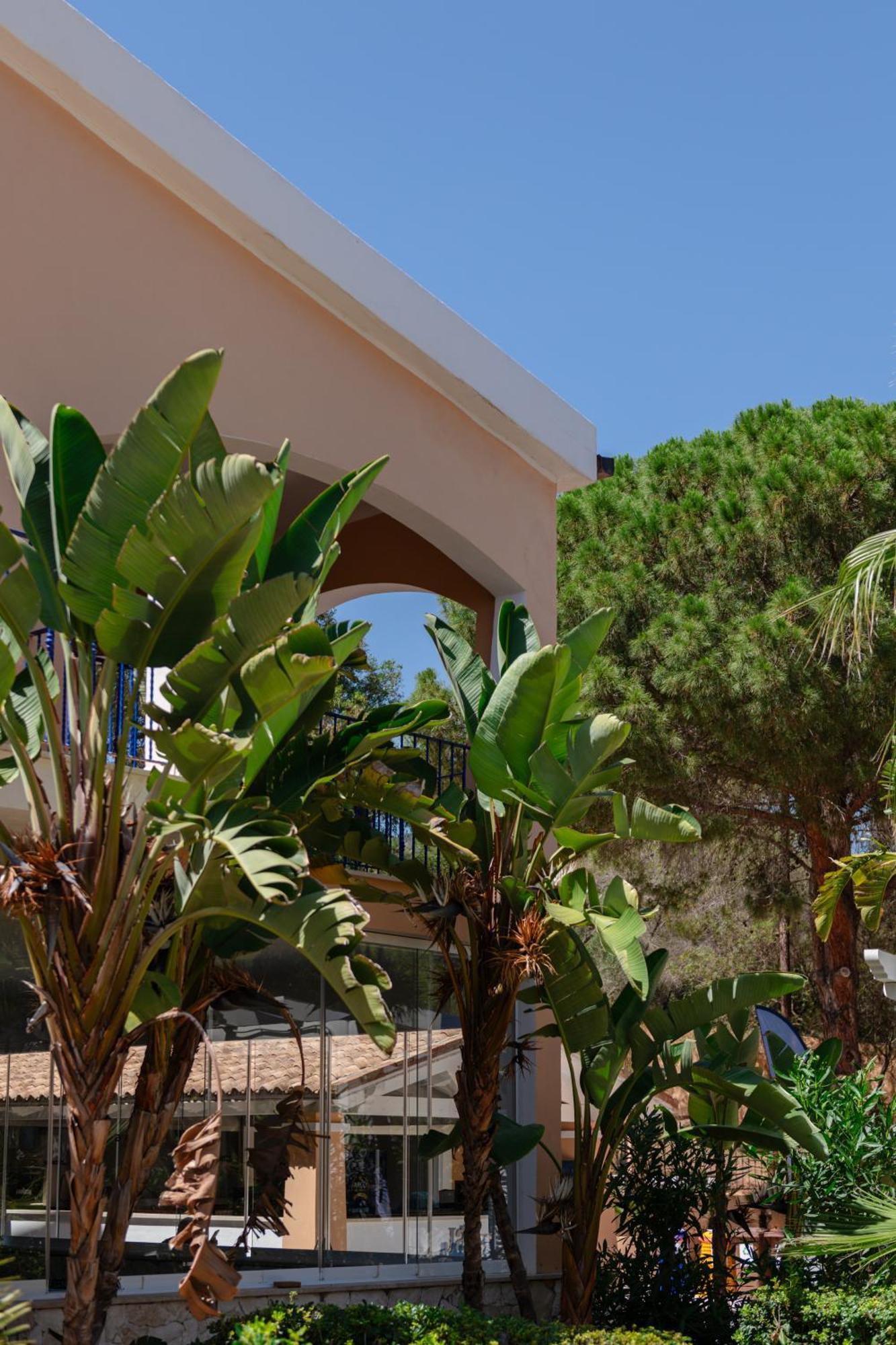 Amareclub Rocca Dorada Hotel Санта Маргерита ди Пула Екстериор снимка