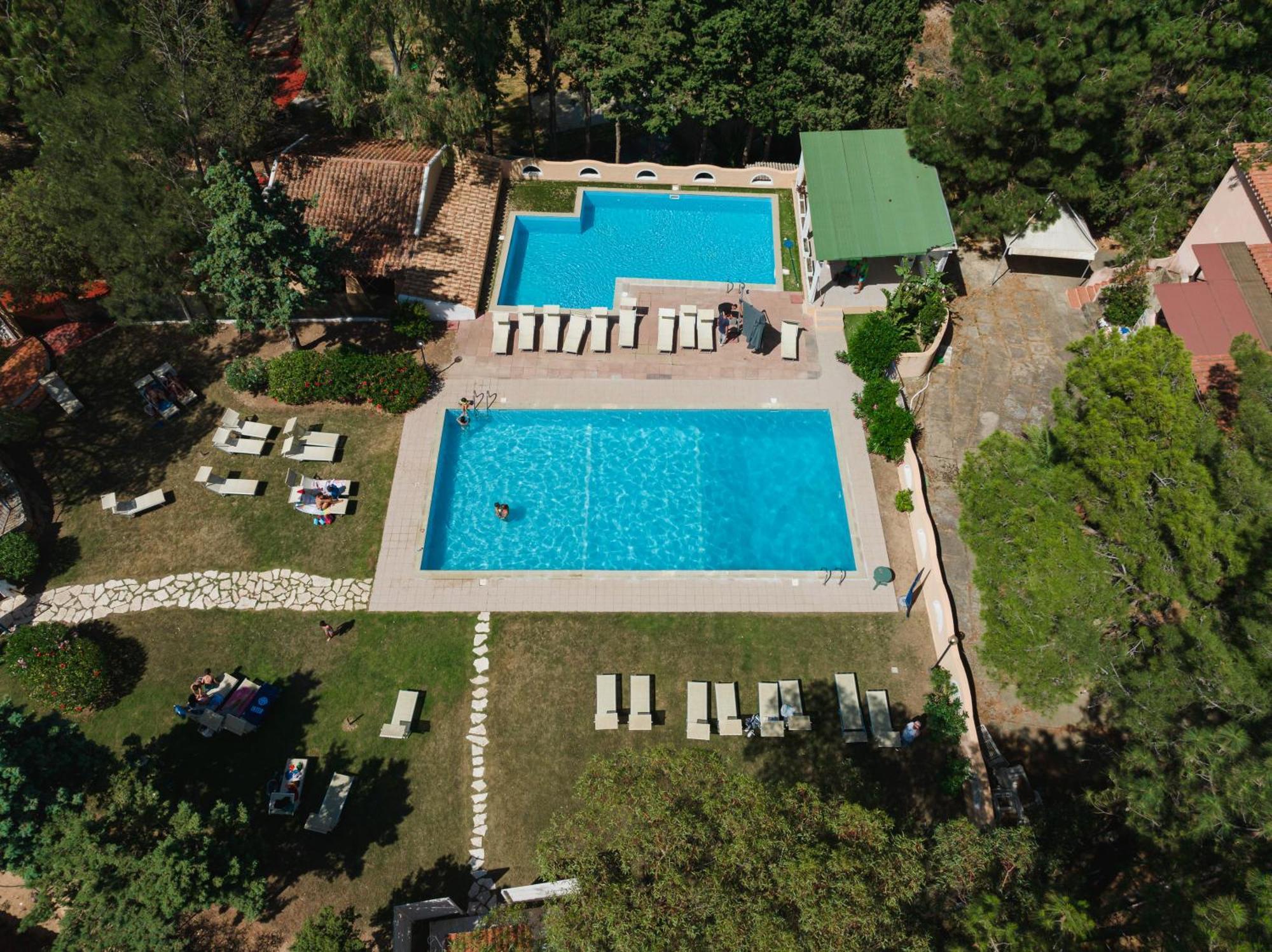 Amareclub Rocca Dorada Hotel Санта Маргерита ди Пула Екстериор снимка