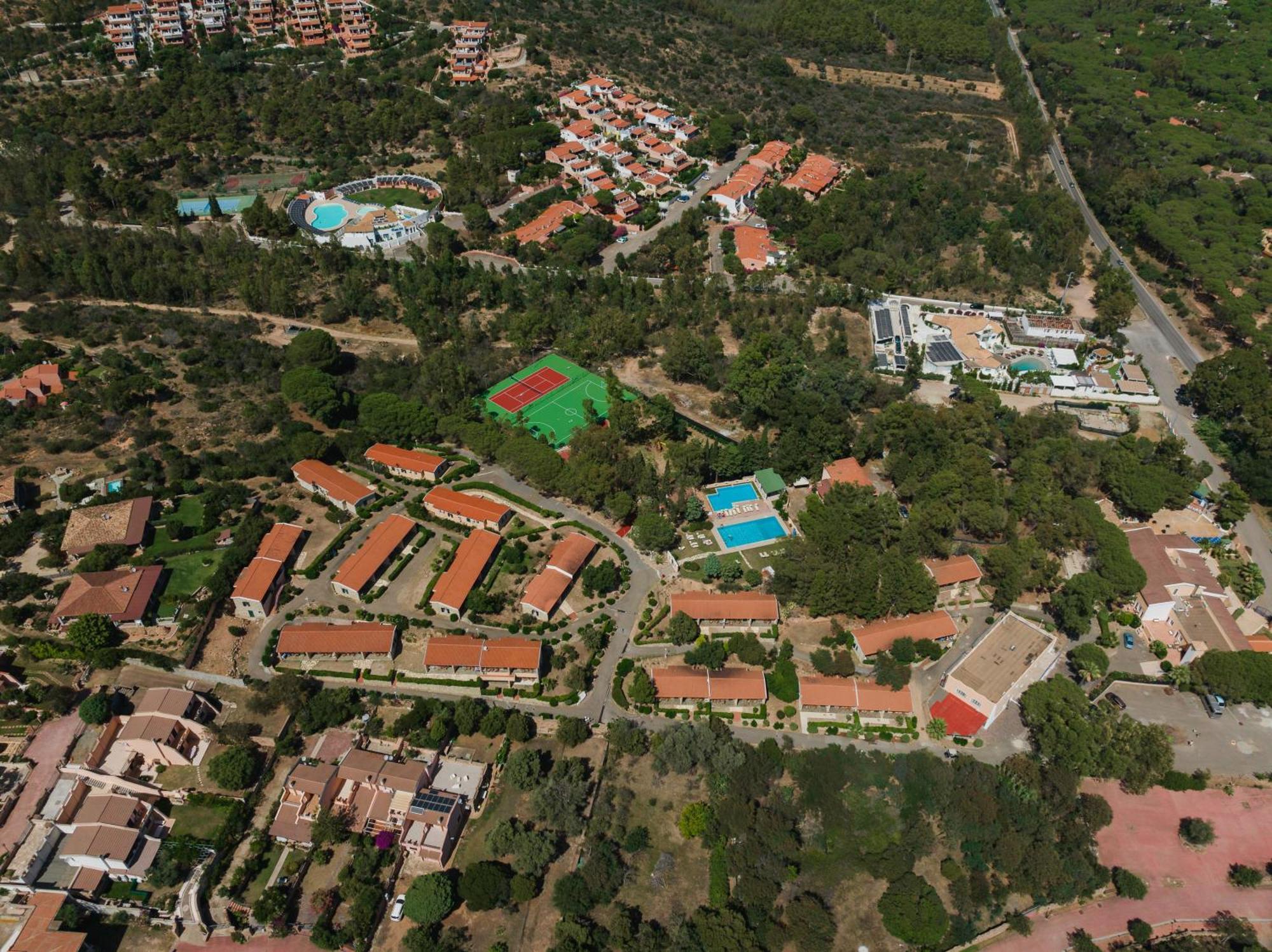 Amareclub Rocca Dorada Hotel Санта Маргерита ди Пула Екстериор снимка