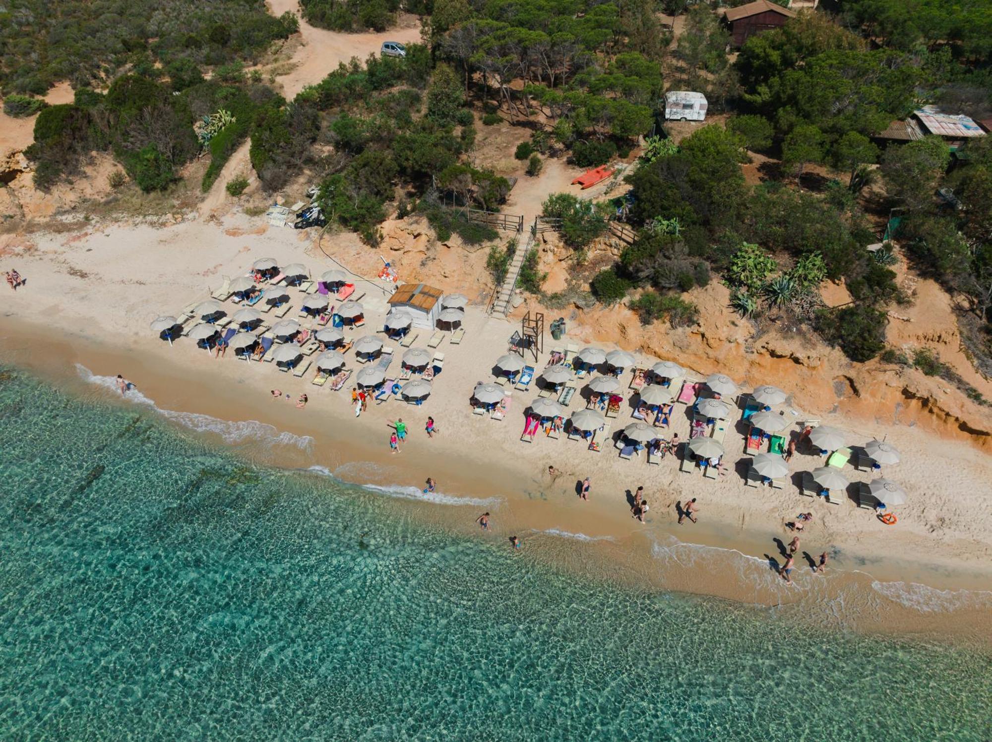 Amareclub Rocca Dorada Hotel Санта Маргерита ди Пула Екстериор снимка