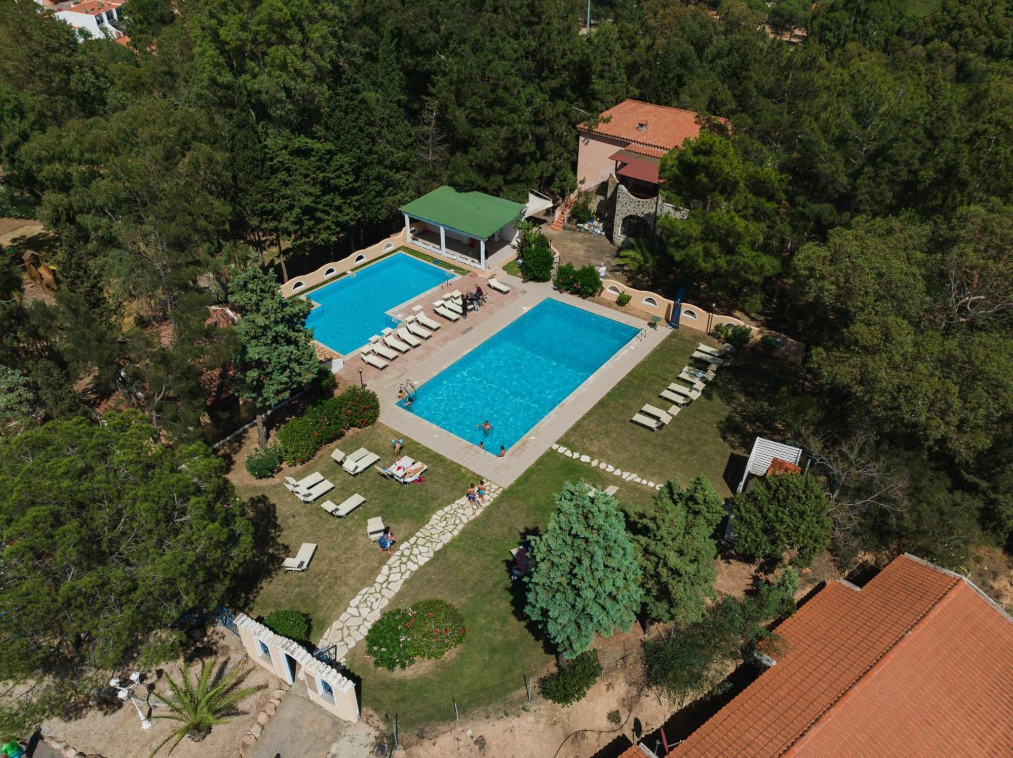 Amareclub Rocca Dorada Hotel Санта Маргерита ди Пула Екстериор снимка