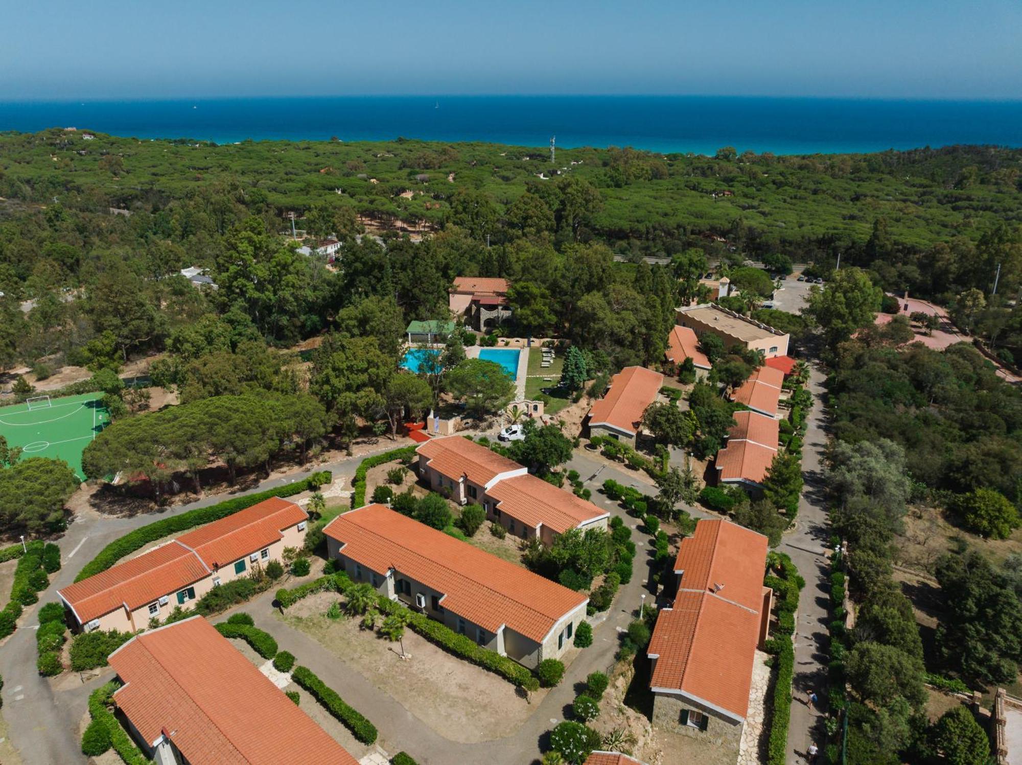 Amareclub Rocca Dorada Hotel Санта Маргерита ди Пула Екстериор снимка
