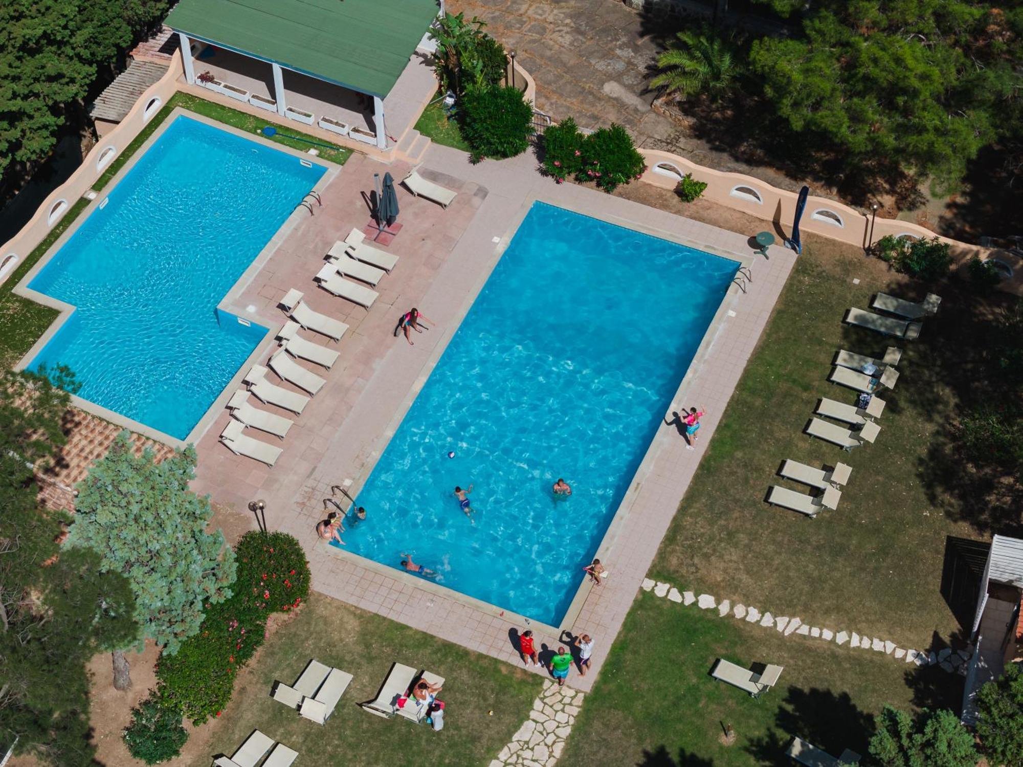 Amareclub Rocca Dorada Hotel Санта Маргерита ди Пула Екстериор снимка